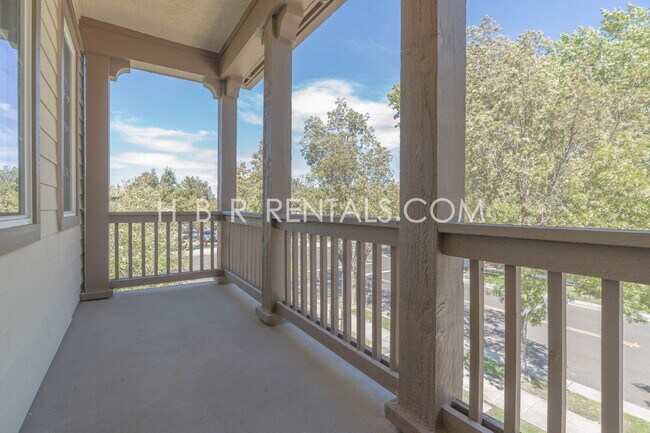 Building Photo - 521 S Altura Ct