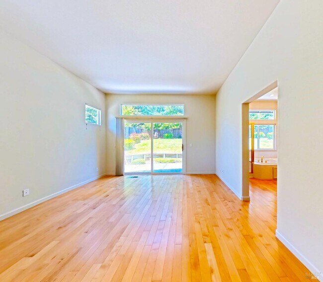 Building Photo - 5863 Mountain Hawk Dr