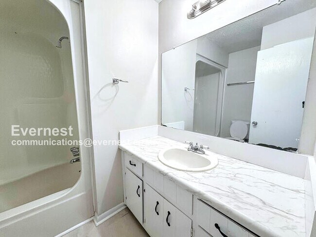 Building Photo - 6546 Telia Dr