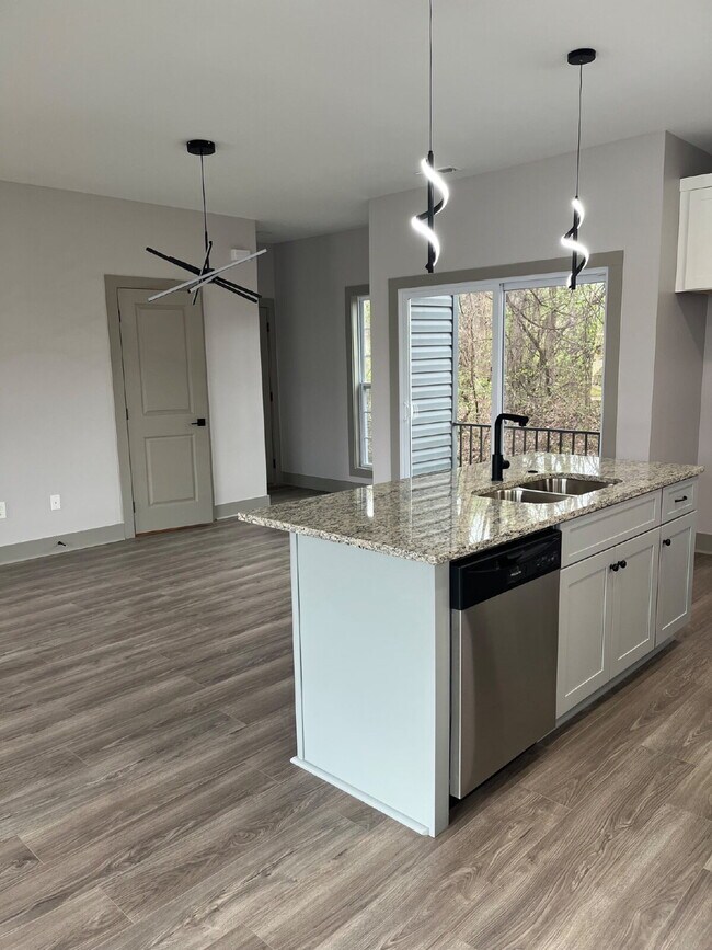 Building Photo - 2922 Painted Pony Dr