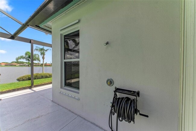 Building Photo - 6577 Waters Edge Way