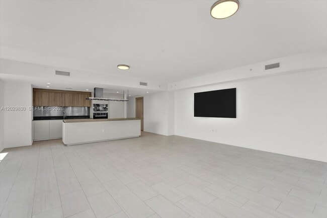 Building Photo - 1000 Brickell Plaza