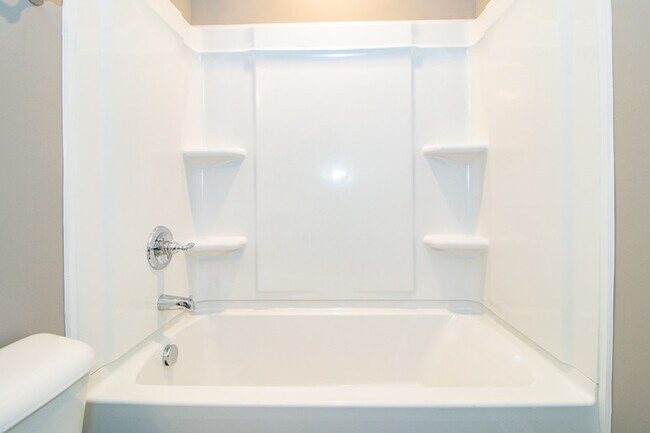 Building Photo - 325 Landrum Pl