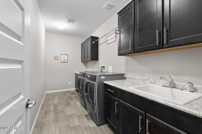 Building Photo - 4433 E Cordia Ln