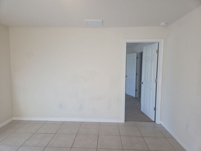 Building Photo - House for rent