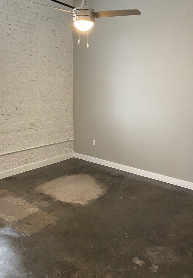 Building Photo - Peanut Crossing - 410 Wellons St