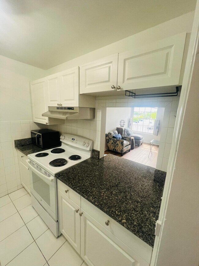Building Photo - 1281 Plaza Cir