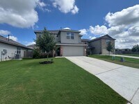 Building Photo - Spacious and Stylish, with over 2,500 sq f...