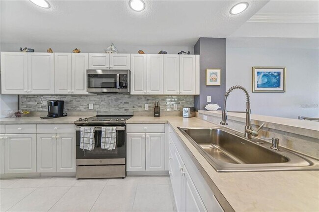 Building Photo - 1315 Saxony Cir