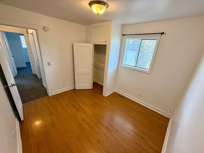 Building Photo - For Rent: 2 Bedroom, 1 Bathroom Home with Garage and Large Yard