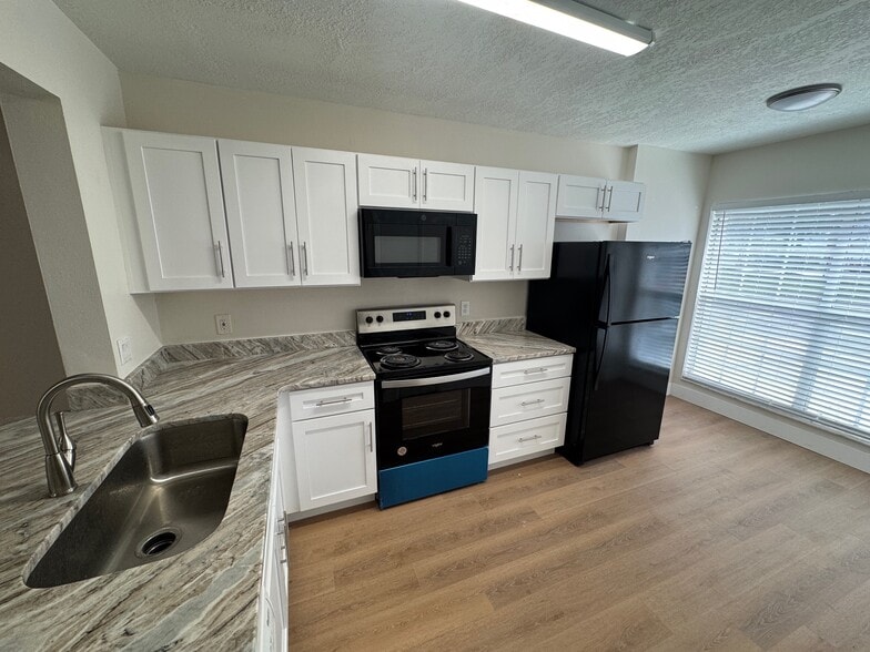 Building Photo - 11110 Essex Ridge Ct