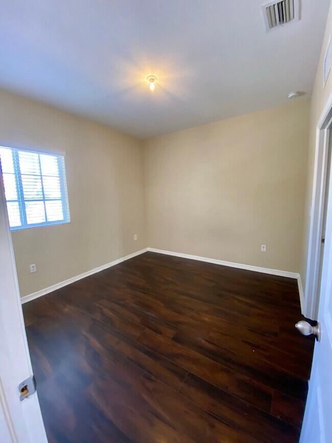 Building Photo - 3538 NW 29th Ct