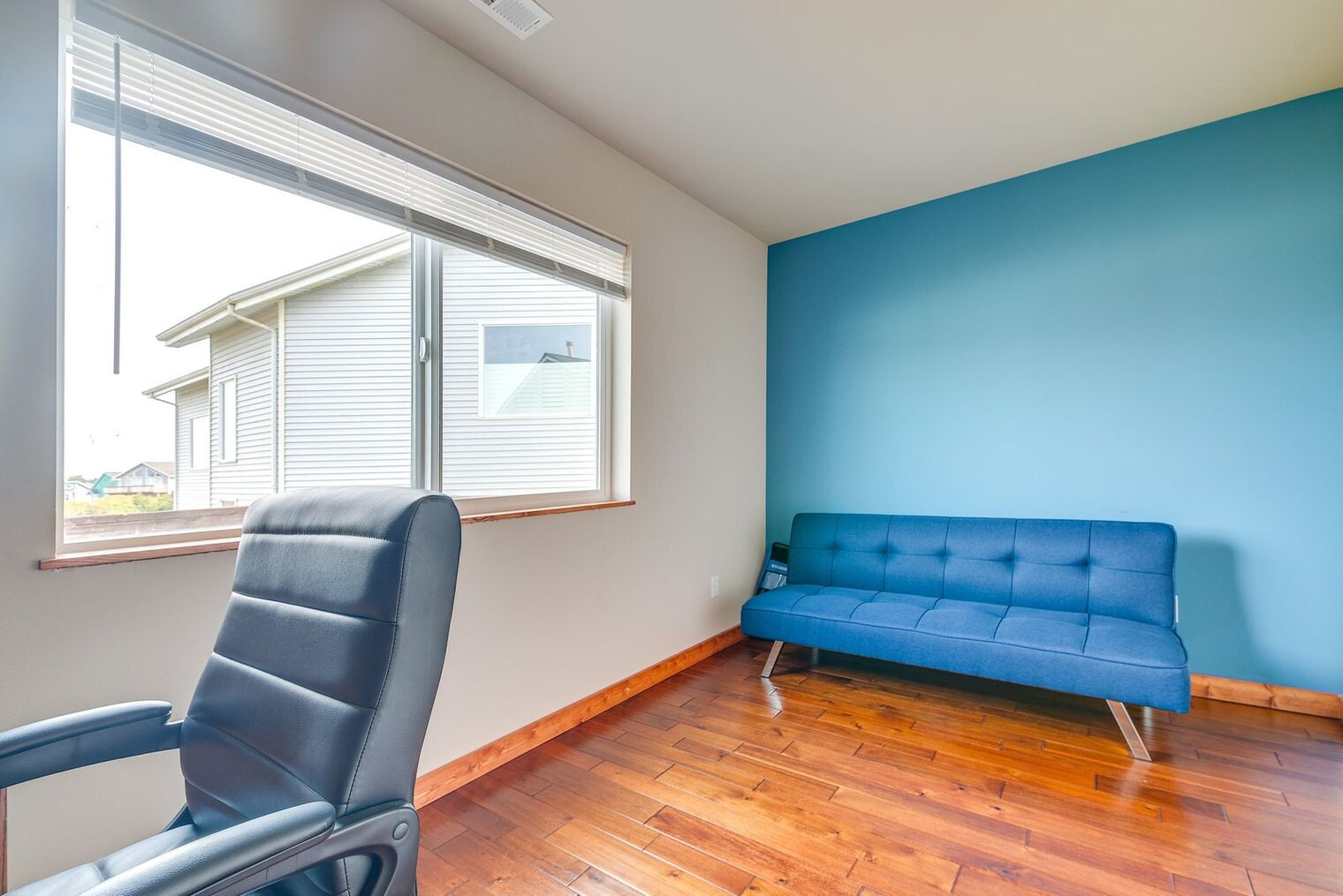 Building Photo - 975 S Sand Dune Ave SW