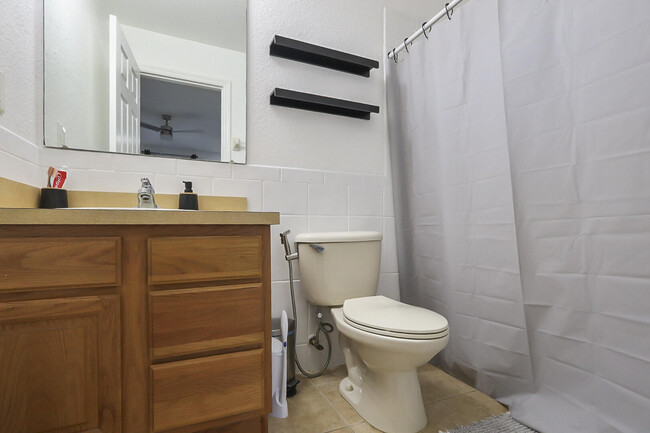 Building Photo - 3046 Buttercup Ln