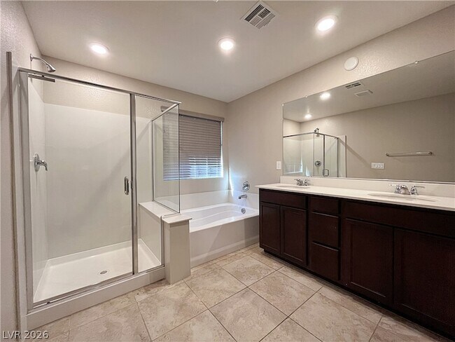 Building Photo - 5587 Lushan St