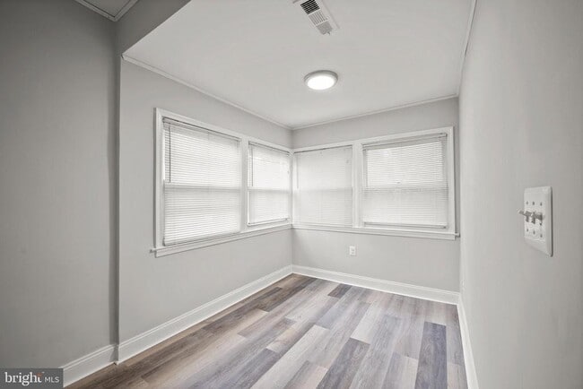Building Photo - 8807 Fearne Ave