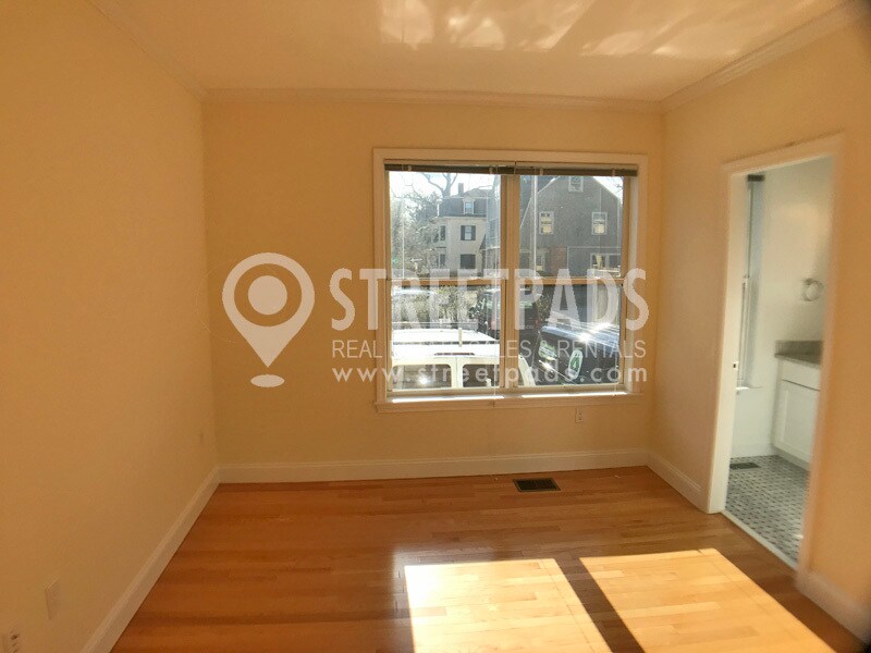 Building Photo - 15 Langdon St