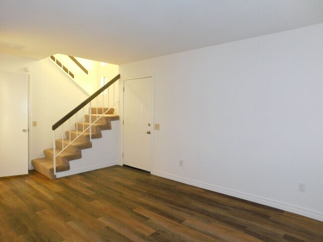 Building Photo - 4821 King Cir