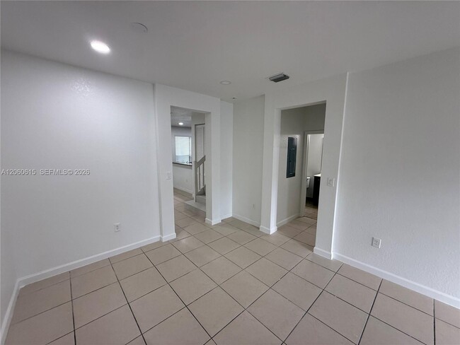 Building Photo - 9465 SW 171st Ct