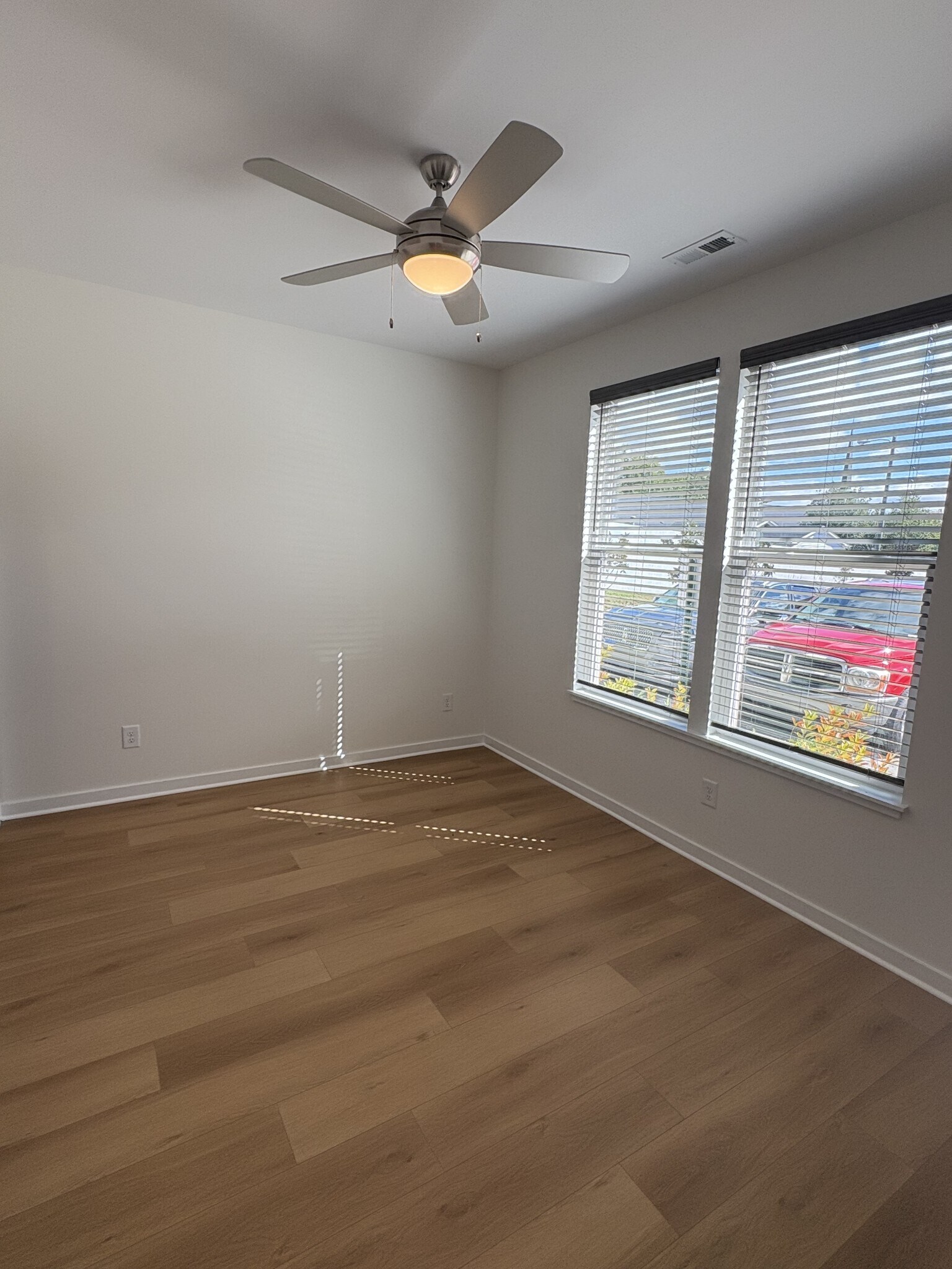 Building Photo - 628 Wallace Ct