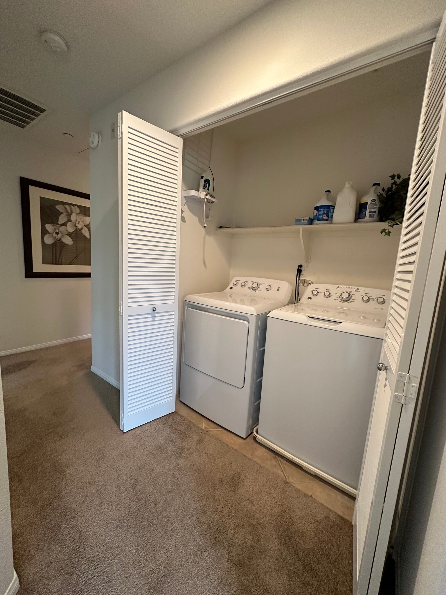 Full size washer & dryer - 5053 Plaza Promenade