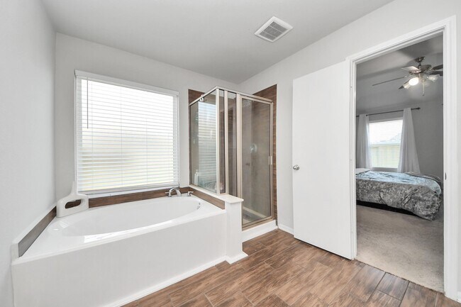 Building Photo - 2643 Ridgeback Dr