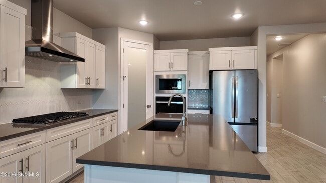 Building Photo - 150 Pinos Altos Trl