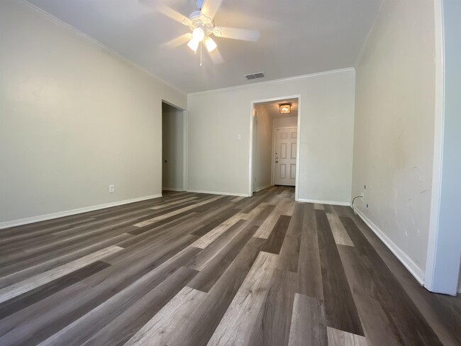 Building Photo - 10286 Dogwood Trail