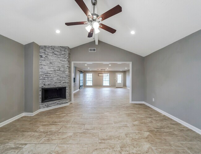 Building Photo - 5807 Burlinghall Dr