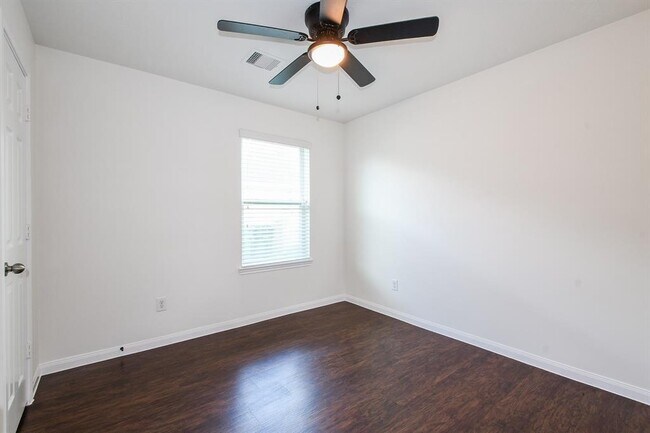 Building Photo - 6226 El Granate Dr