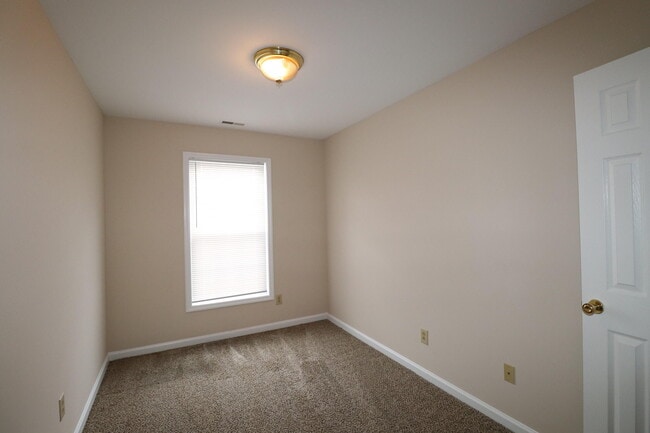 Building Photo - 3852 Sugar Creek Dr