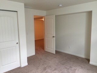 Building Photo - 4 BEDROOM, 3.5 BATHROOM, SADDLE RIDGE TWIN...