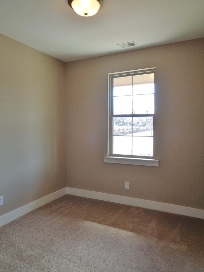 Building Photo - Townhome For Rent in Calera, AL - Available to View with 48 Hour Notice!!!