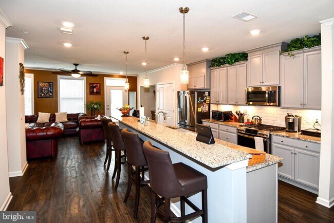 Building Photo - 20739 Heron Landing Dr