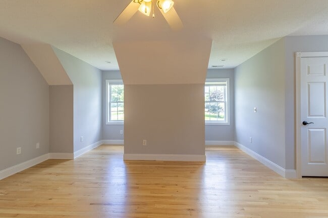 Building Photo - Charming Country Colonial on Cul-de-Sac, 4...