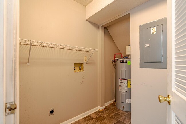 Building Photo - 313 Berkley Ct