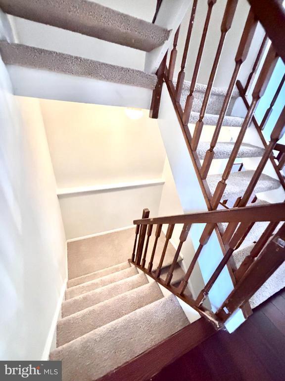 Building Photo - 6226 Hillside Rd