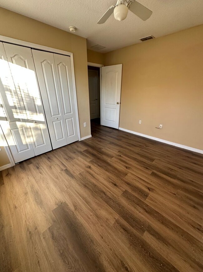 Building Photo - Beautiful Home in Parkview at Lake Shore
