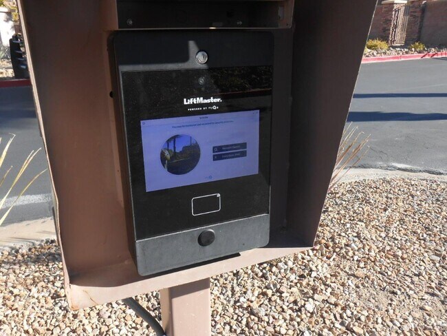 Building Photo - Spacious Home 2 Story Home in Black Mountain