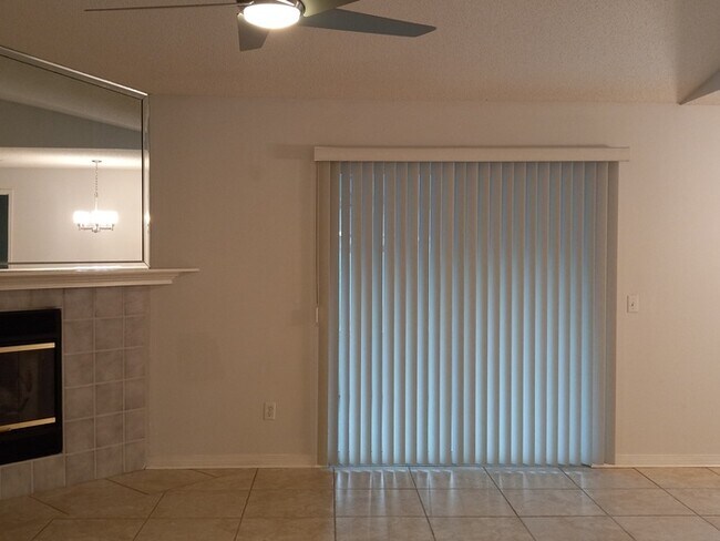 Building Photo - Large 3/2 Family Home that is Conveniently located off Blue Angel PKWY