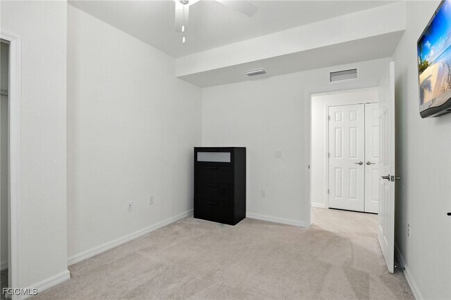 Building Photo - 12039 Hawthorn Lake Dr