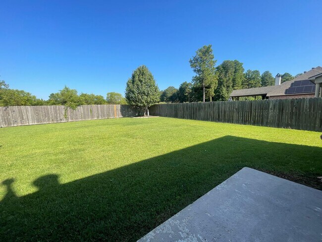 Building Photo - Must See! Welcoming Home In Turtle Creek S...