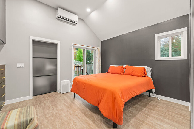 Main bedroom with vaulted ceiling - 37 W Cremona St