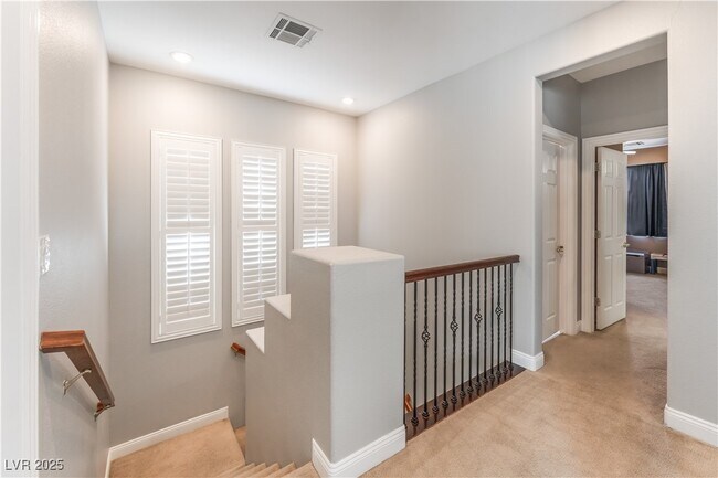 Building Photo - 1005 Windwalker Ave