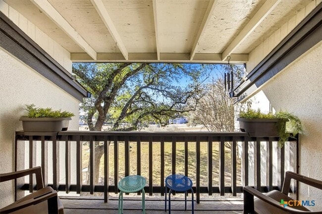 Building Photo - 1135 Parkview Dr