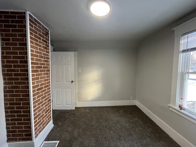 Building Photo - 230 E Victoria St