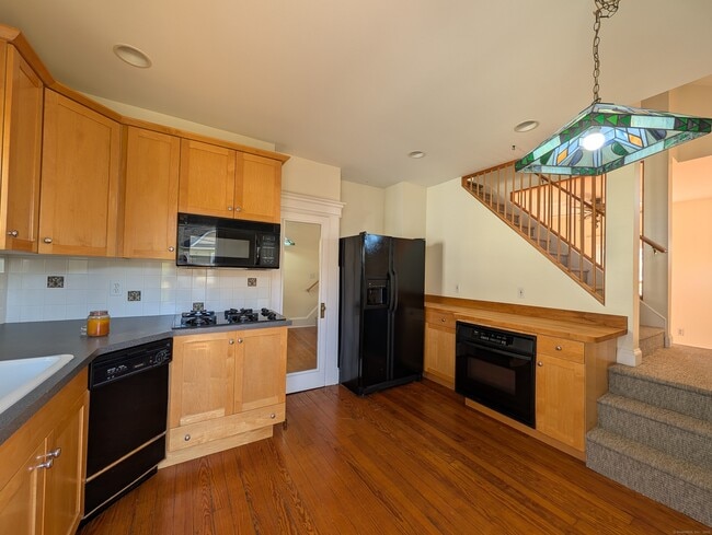 Building Photo - 446 New Haven Ave