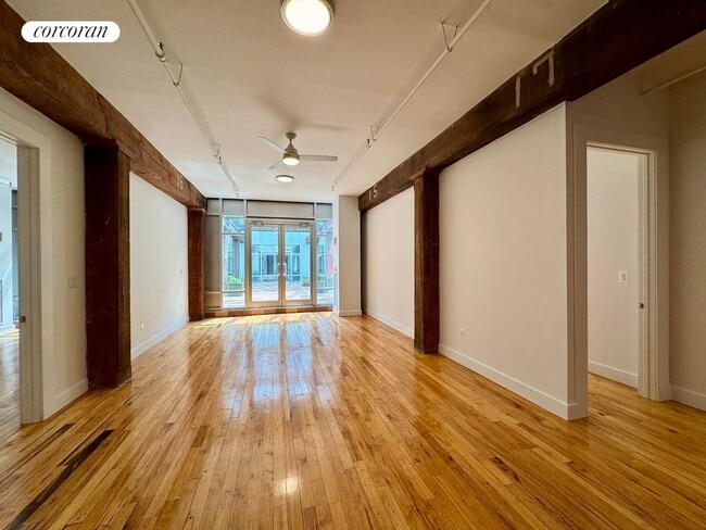Building Photo - 275 Conover St