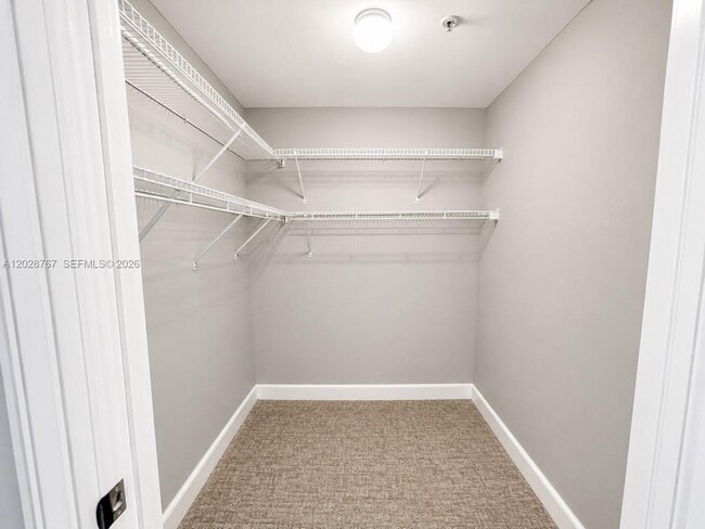 Building Photo - 14951 Royal Oaks Ln