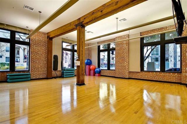 Building Photo - 500 W Harbor Dr